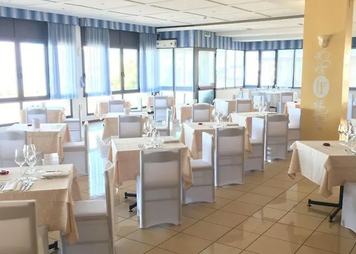 Friuli فندق غرادو