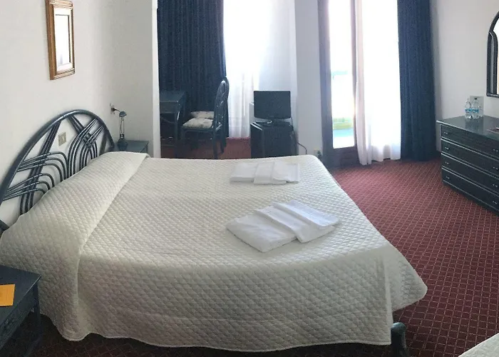 Friuli فندق غرادو